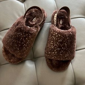 NWOT Fluff Yeah Ugg brown metallic slippers